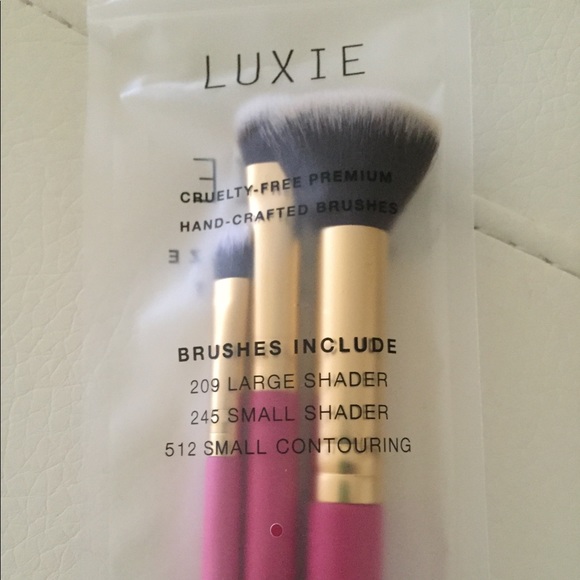 **SOLD**Luxie Summer Daze 3 Piece Brush Set - Picture 4 of 4